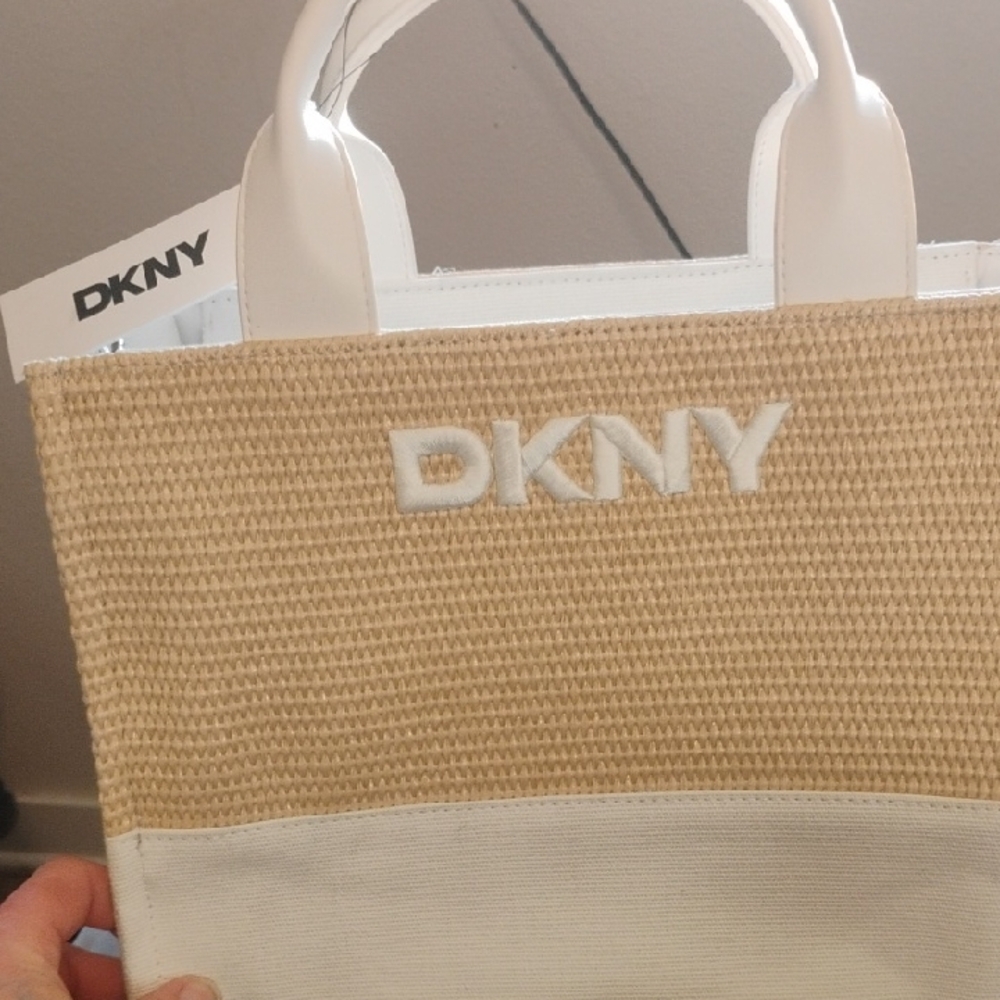 DKNY Tan and White Key & Card Holder